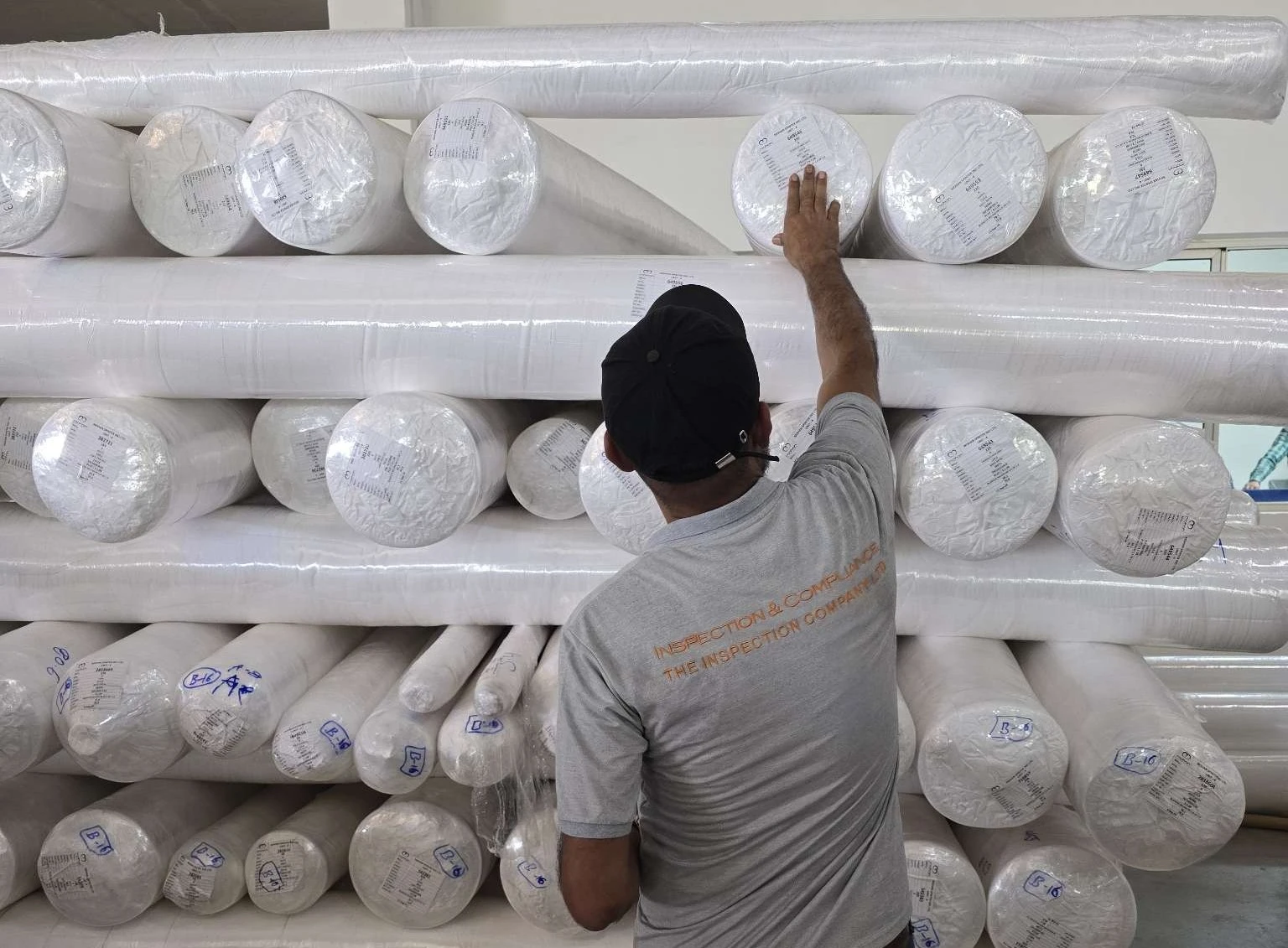 Dominando la calidad de los productos textiles: Una guía completa sobre servicios de inspección en Asia